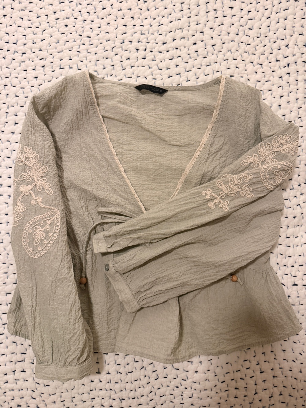 Zara embroidered top EUC